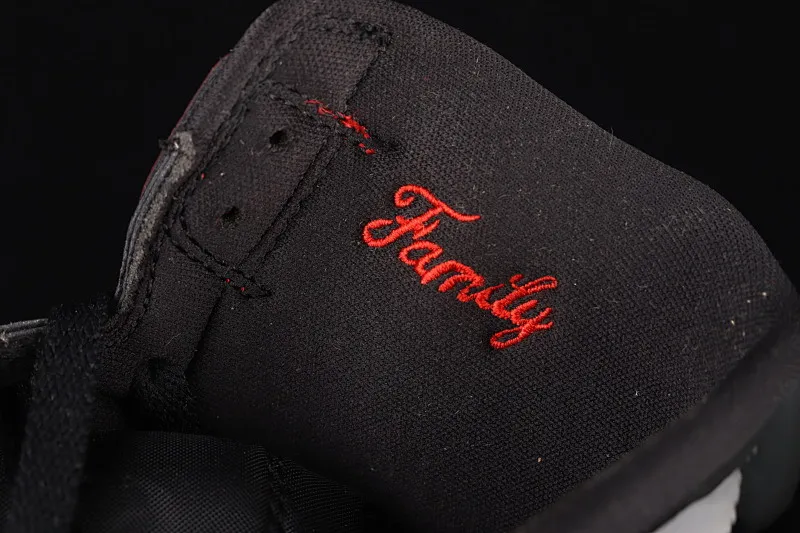 All categories Air Jordan Jordan series basketball shoes Air Jordan 1 High C version Air Jordan 1 High OG "Bred Patent" AJ1 Joe 1 patent leather black and red high-top basketball shoes 555088-063